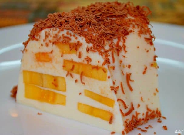 Cottage cheese dessert with banana