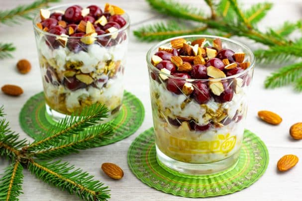 Cheesecake dessert with cherries
