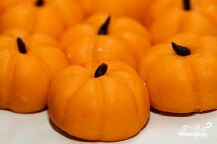 Marzipan decorations for every occasion