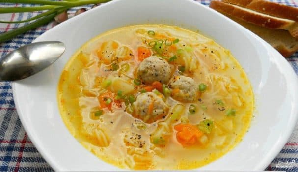 Vermicelli soup with meatballs