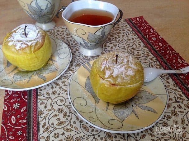 Яблыкі, залічаныя з джэмам і бананам