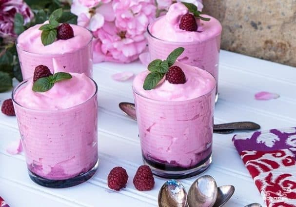 Berry mousse with egg white