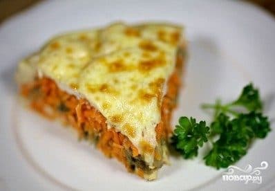 Запіканка з морквою, грибами та куркою