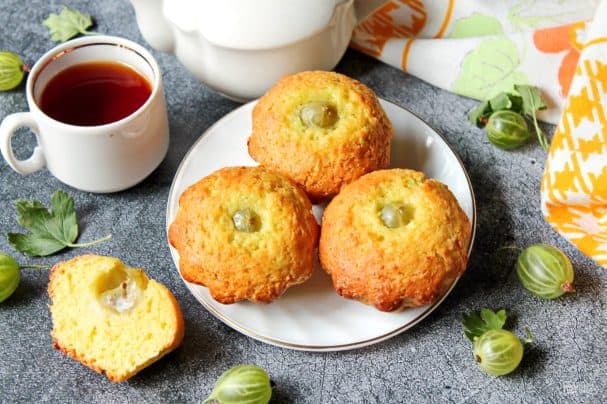 Cottage cheese and coconut muffins with gooseberries