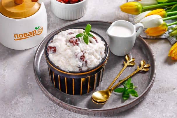 English cherry rice pudding