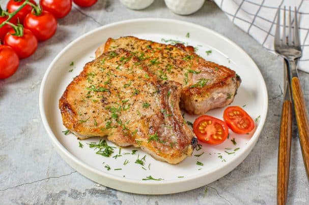 Антрекот на сковороді