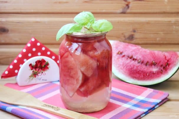 Арбузы в банке с лимонной кислотой