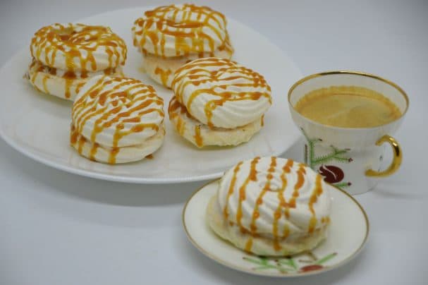 Безе з карамэллю