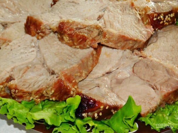 Свинина в соєвому маринаді з кунжутом