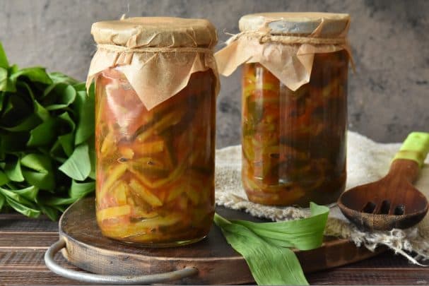 Черемша в томатном соусе на зиму