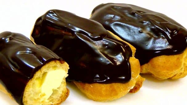 Eclairs with chocolate fondant and butter cream