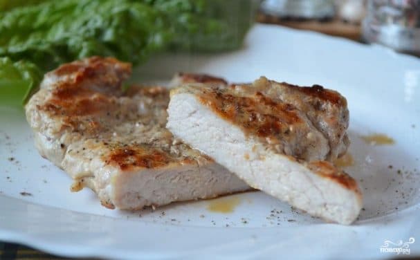 Шніцелі зі свинини на сковороді