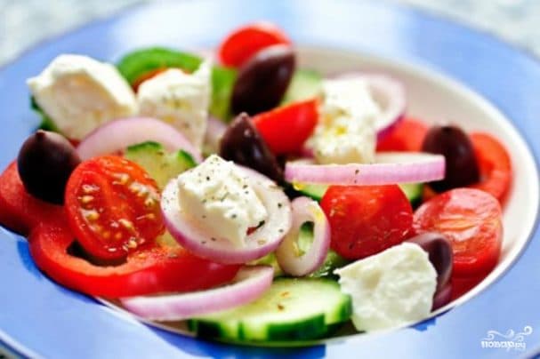 Greek salad with tomatoes