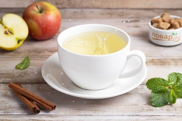 Buckwheat tea with apple and cinnamon