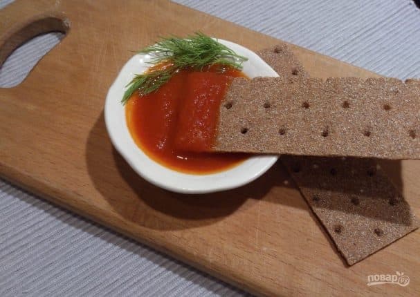 Tomato ketchup for winter storage