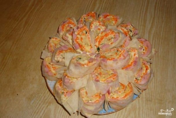 Лаваш с корейской морковкой и ветчиной