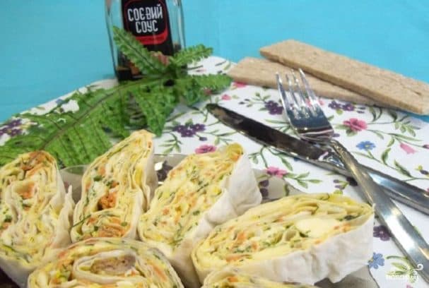 Лаваш с курицей и корейской морковкой