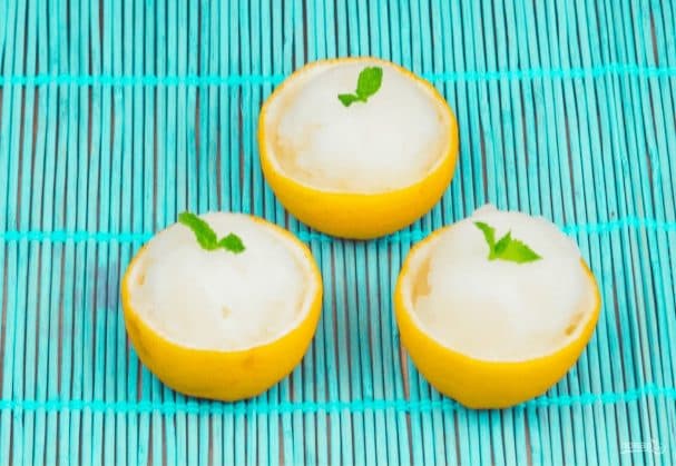 Лимонный сорбет (ледяной десерт)