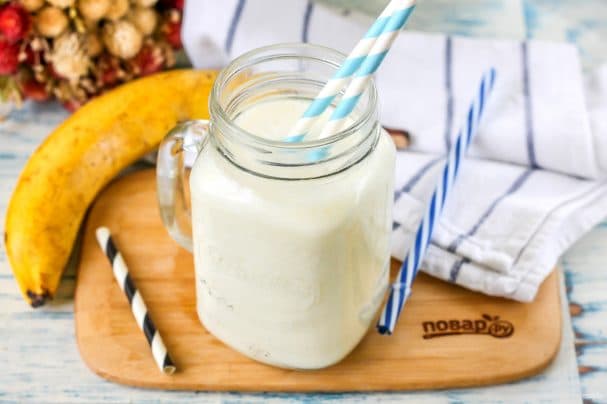 Milkshake in a blender without ice cream