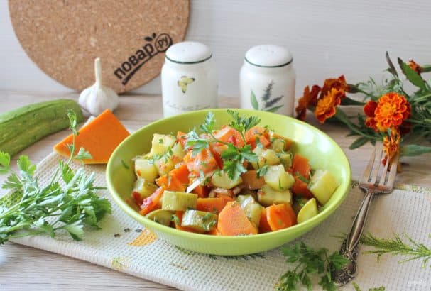 Овощное рагу с тыквой и кабачками