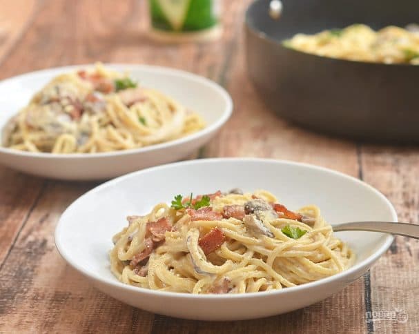 Паста с ветчиной и сливками