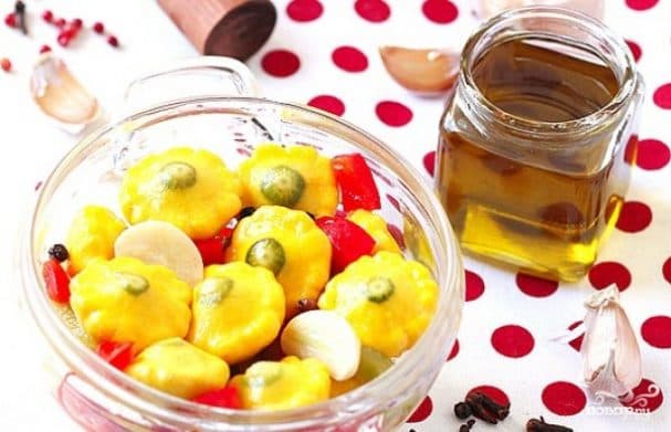 Патиссоны, маринованные с перцем