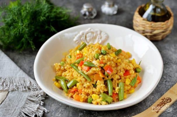 Пряный булгур с овощами и сыром