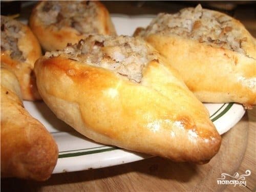 Расстегаи с рыбными консервами