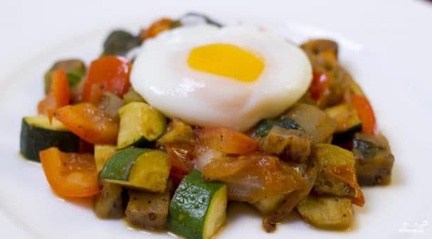 Рататуй з яйком