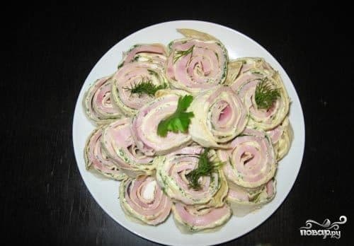 Рулет из лаваша с ветчиной и сыром