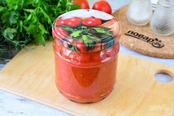 Sweet tomato sauce for winter storage