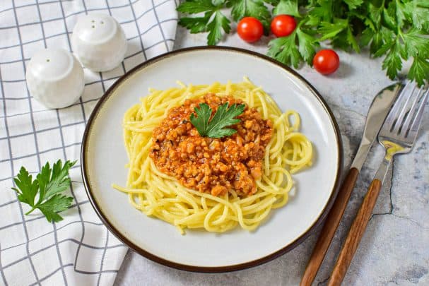 Спагетти по-болонски