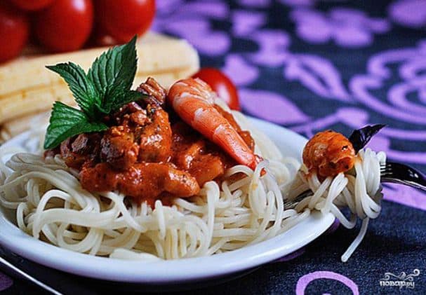Spaghetti with seafood