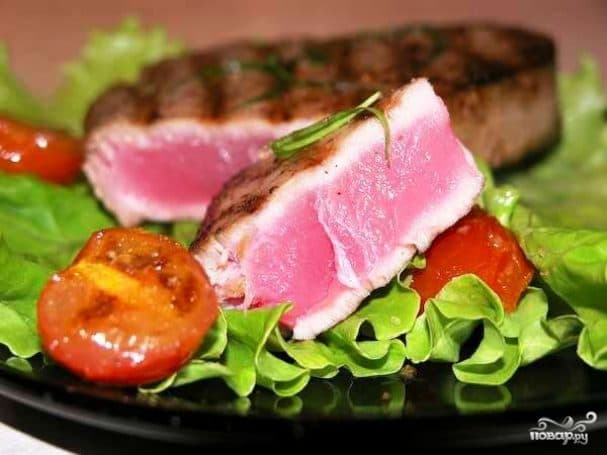 Стейк из красной рыбы