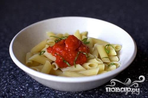 Таматны соус з морквой і сельдэрэем