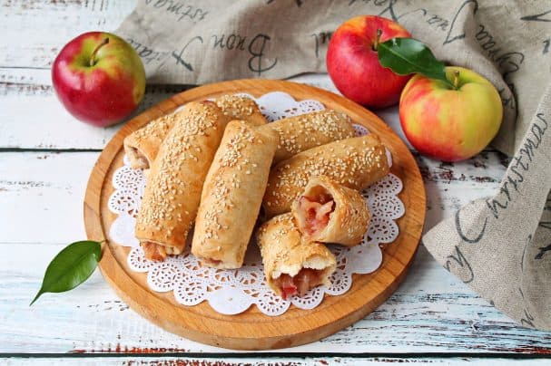 Puff pastry apple tubes