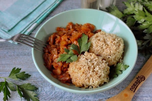 Тушеная капуста с