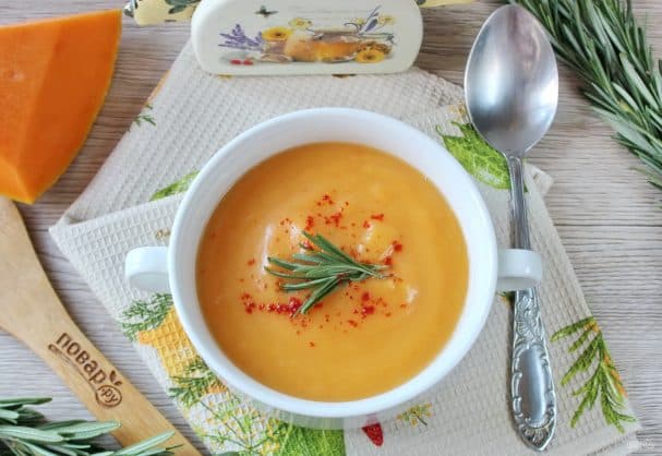 Суп із гарбуза з розмарином