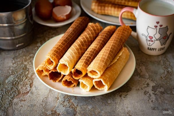 Waffle rolls with vegetable oil