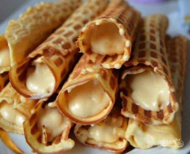 Waffles in a waffle maker (recipe with condensed milk)