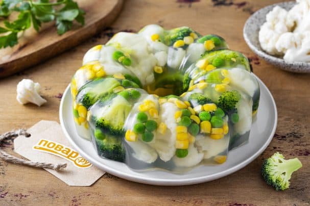 Заливное из брокколи и цветной капусты