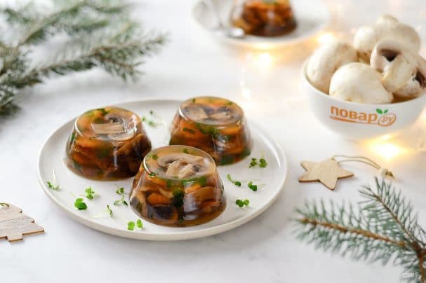 Заливное из грибов