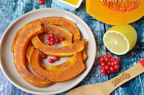 Запеченная тыква с медом и корицей